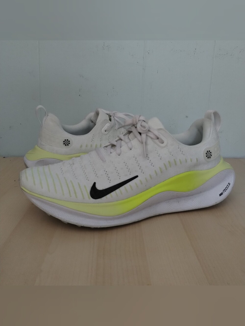 10M Nike ReactX Infinity Run 4 Running Shoes White Neon Yellow Athletic Sneakers